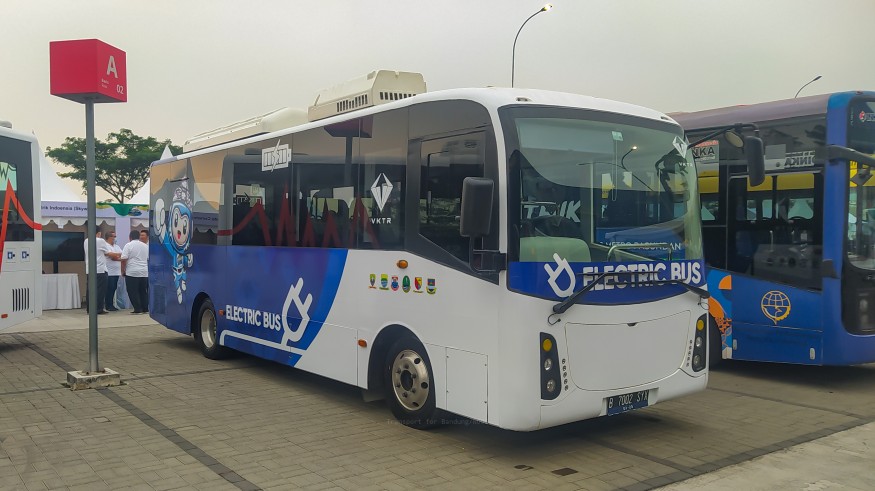 An Electric Bus Brought by VKTR at IKEA Padalarang