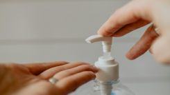 The Norovirus Variant That Stumps Hand Sanitizer Is Surging Through