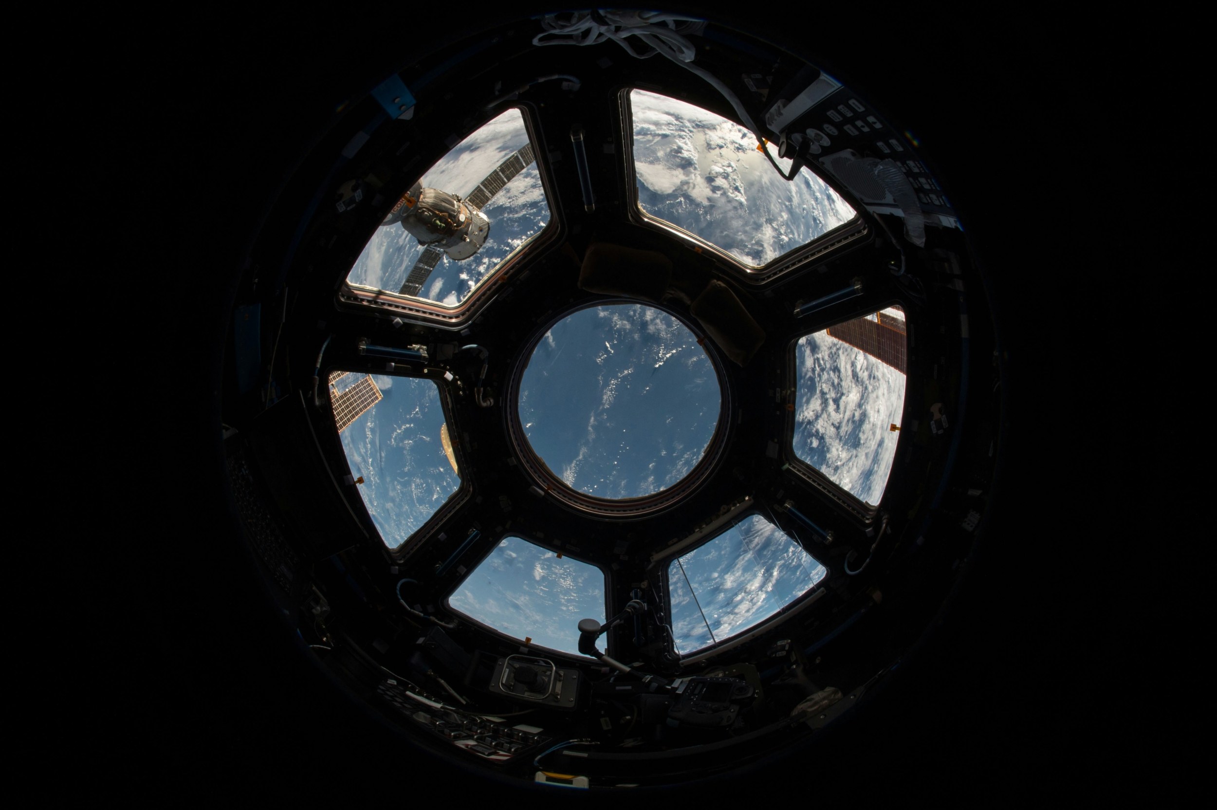 Why Havent We Found Aliens? Superintelligent AI May Hold the Answer to the Fermi Paradox