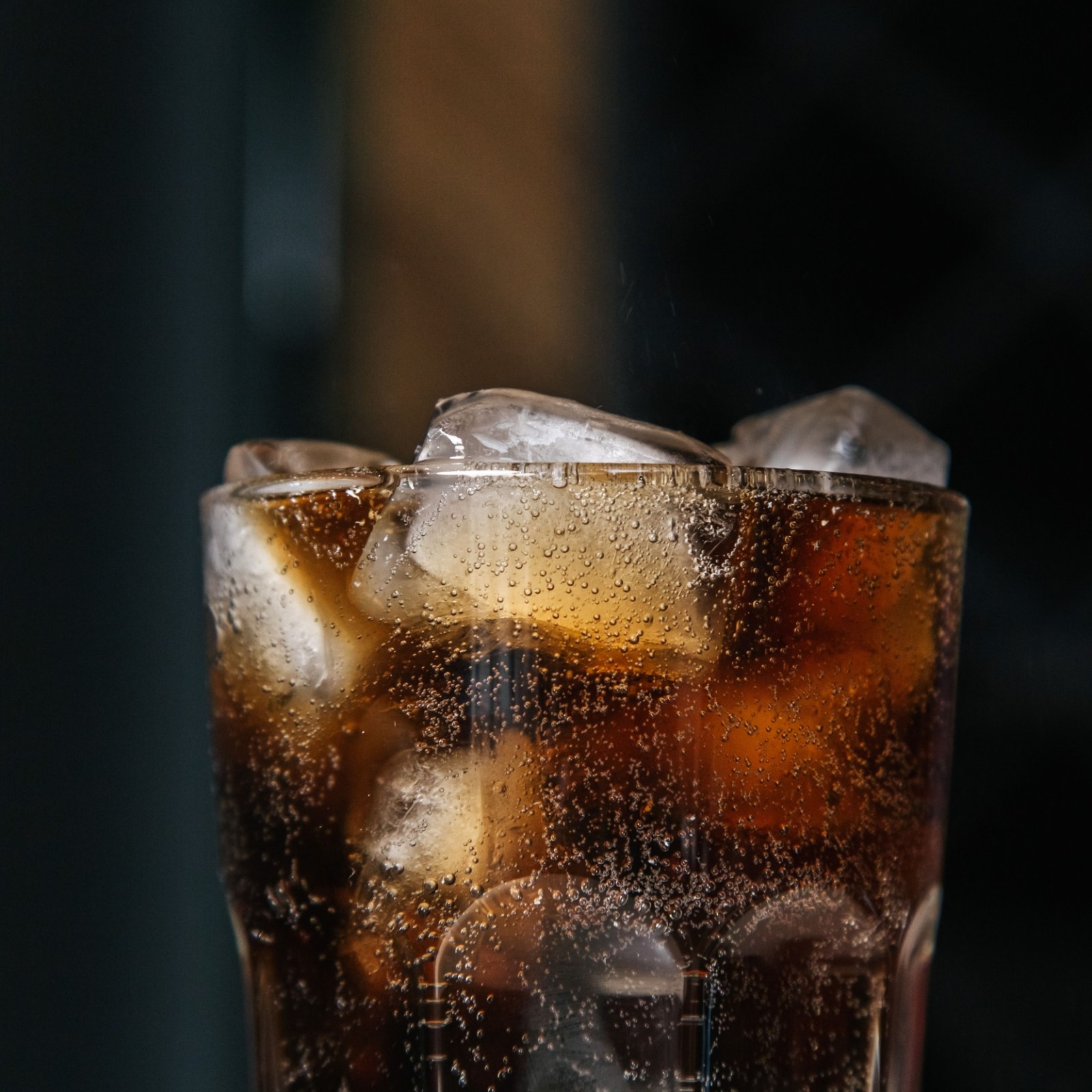 semaglutide and diet soda A 63 year old woman in the United States avoided surgery after doctors successfully treated a rare stomach blockage using 1.5 litres of Coke. She had been admitted to the hospital Foods to Avoid on Ozempic