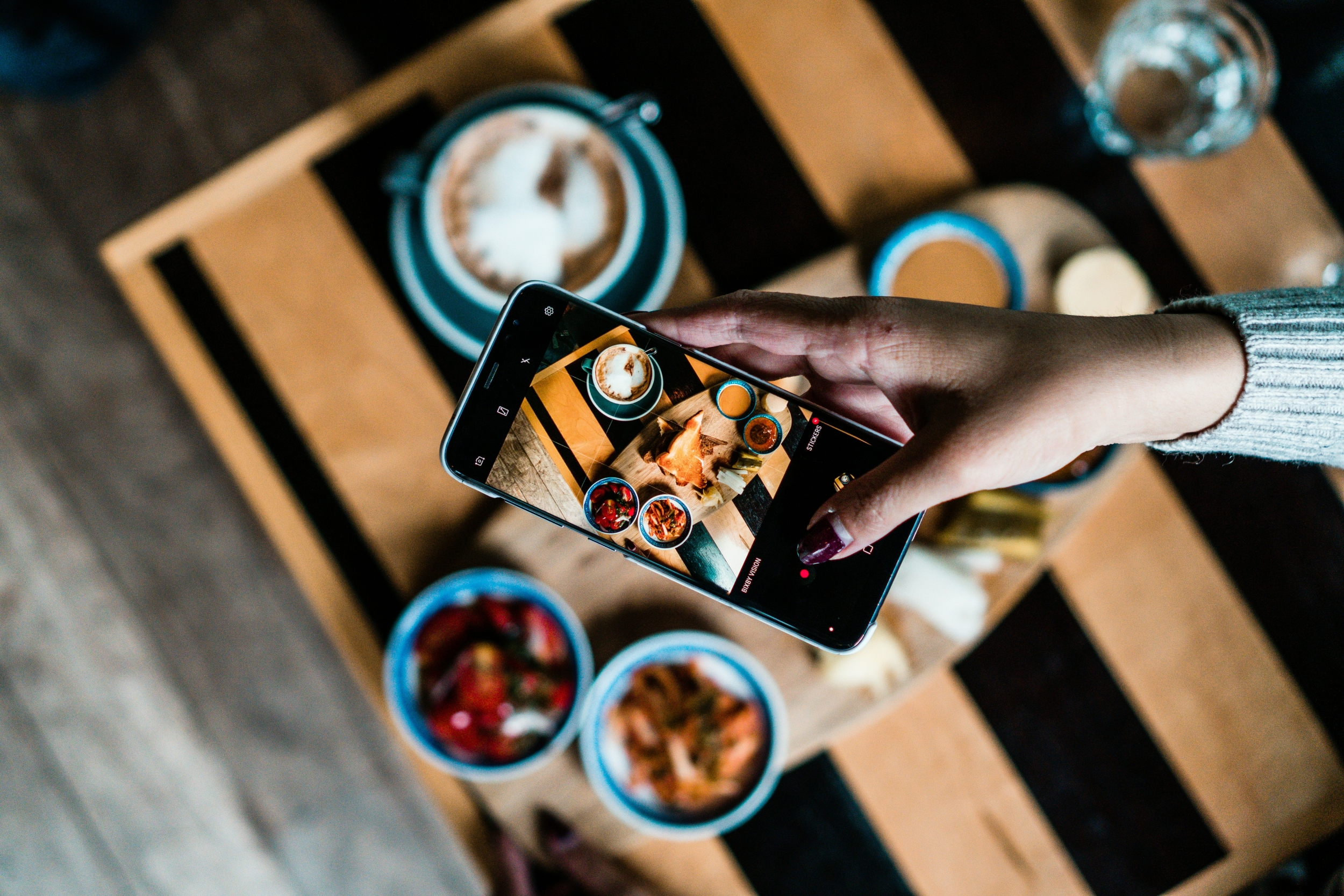 https://d.sciencetimes.com/en/full/1727746/person-taking-photo-food.jpg?w=1600&h=900&q=88&f=b99ccbbf7d8d0ce51ea4fcae394b30fa