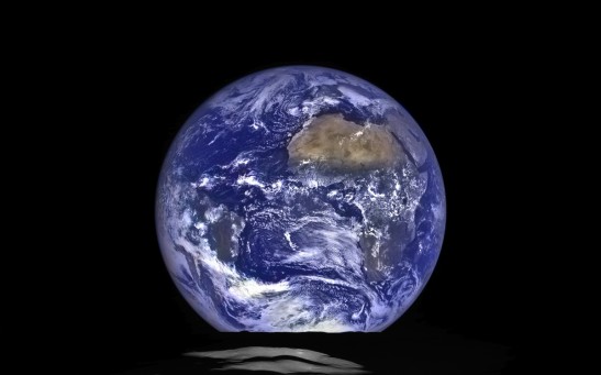 After 50 Years, Earth Receives Laser Signals From the Moon