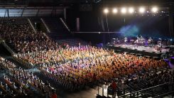 Science Times - 1500 People Participate in Experimental Concert