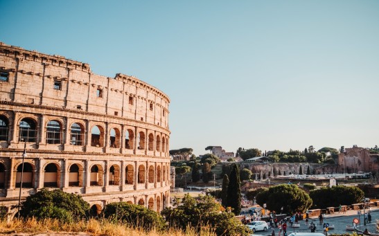 photo-of-colosseum-during-daytime-2676642