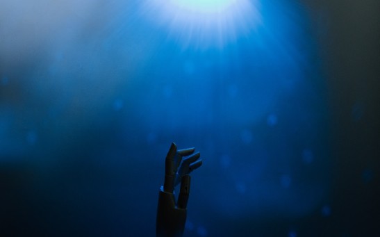 silhouette-of-a-robot-hand-8386356/