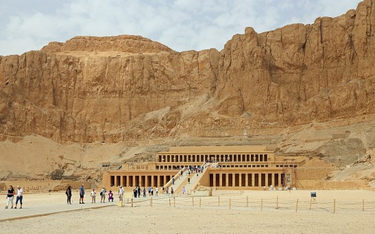 Hatshepsut Temple R01