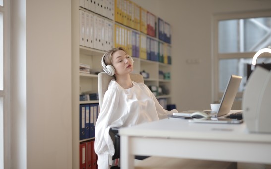 Sleep Deprivation: How Good Night’s Sleep Affects Your Productivity in Workplace and Your Upcoming Paycheck