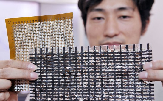 TO GO WITH 'Science-Japan-technology'