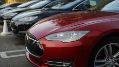Tesla Stock Falls As Company's Q4 Numbers Miss Expectations