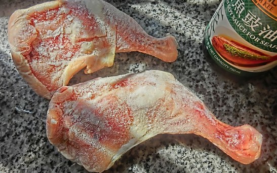 School Children Hospitalized After Being Served Raw, Undercooked Chicken for Lunch