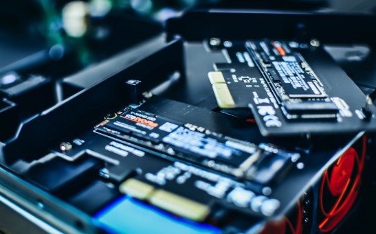 Photo by Marc PEZIN on Unsplash