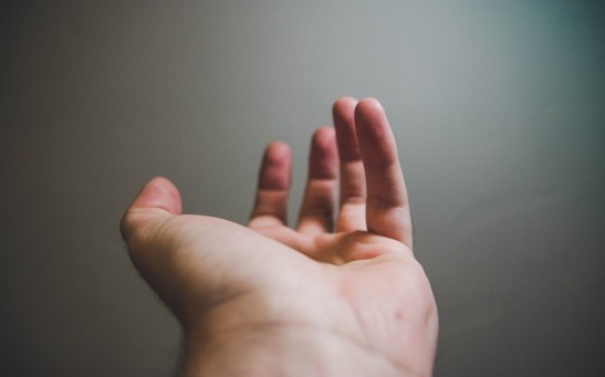 How Accurate Is the Thumb-Palm Test in Identifying Hidden Aortic Aneurysm? Yale Researchers Explain This Simple Exercise