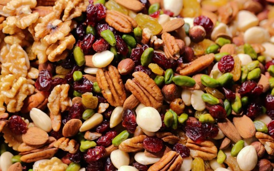 Which Snack Is the Best? Navigating Healthy Eating Between Meals To Develop Good Eating Habits and Promote Metabolic Health