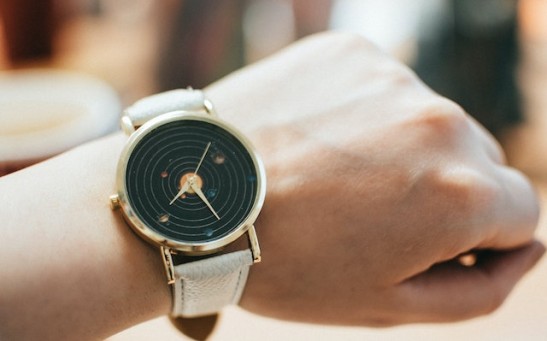 Does Time Speed Up as We Age? Experts Explain Why Adults Often Say 'Time Flies'