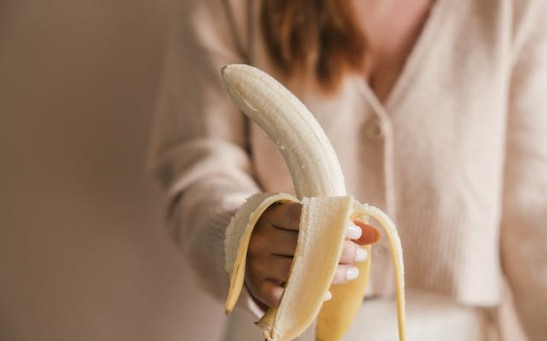 How to Peel a Banana? Is There a Correct Way To Do This?