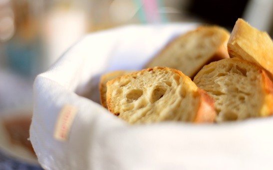 Restaurant Strategy: Neuroscientist Explains How Pre-Meal Bread and Alcohol Trick Diners into Eating More