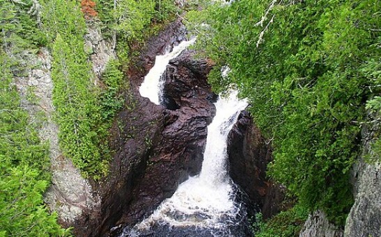 Devil’s Kettle Waterfall Mystery: Where Does This Underground River End?