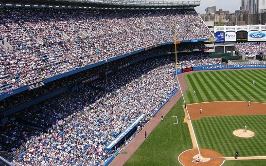 Yankees stadium crowd