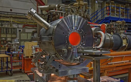 European X-Ray Free-Electron Laser Facility Investigates Real-Time Swelling-Collapse Kinetics of Nanogels